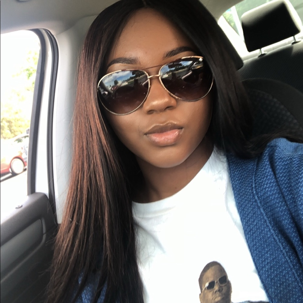 Meet your Posher, Dashanay
